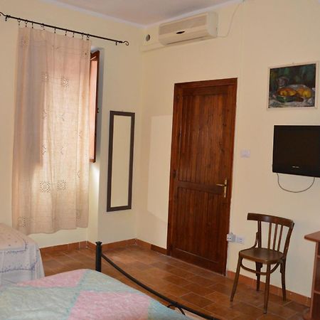 B&B Domus De Janas Sedini Quarto foto