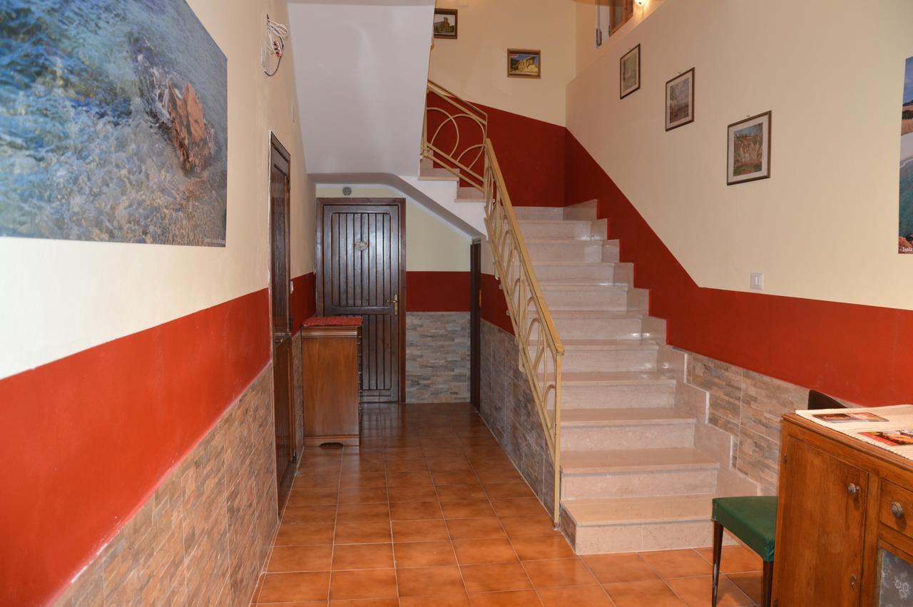 B&B Domus De Janas Sedini Exterior foto