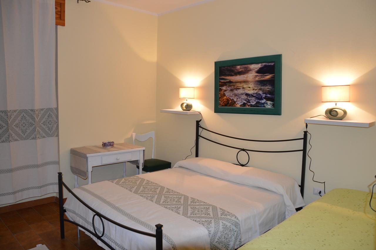 B&B Domus De Janas Sedini Quarto foto